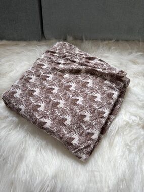 Kate Quinn Pinecone Double Layer Blanket